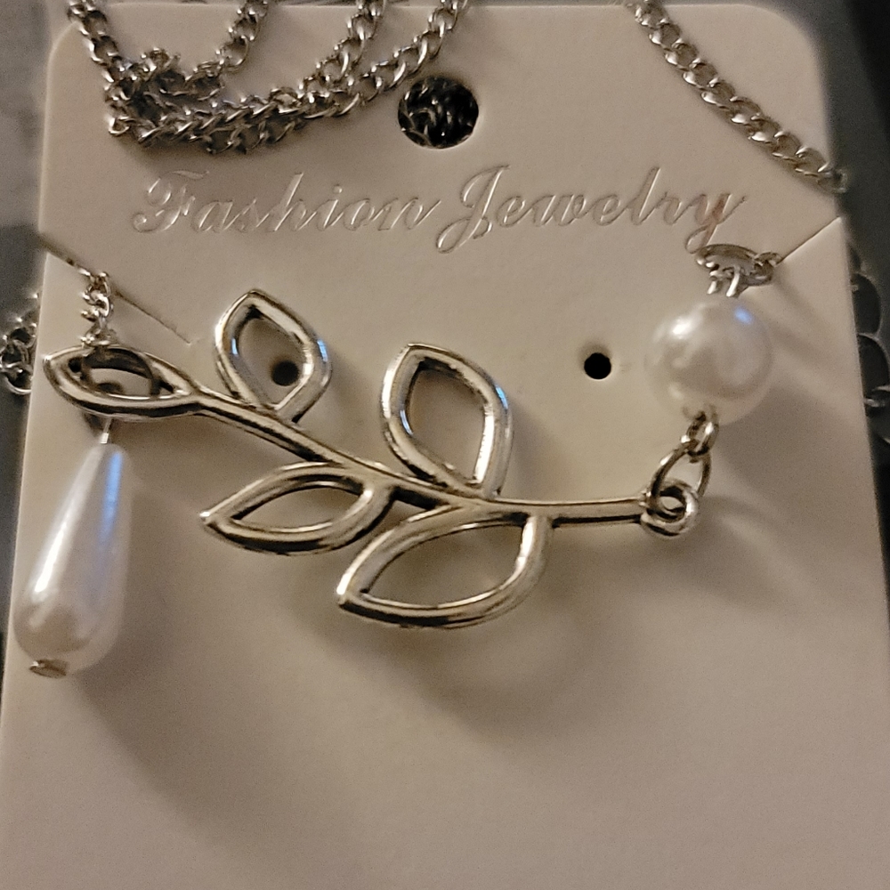 Several stylea brand new necklaces